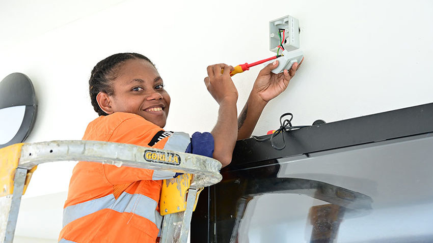 From Apprentice to Electrician: Naha Project Opens Career Pathways for Solomon Islanders