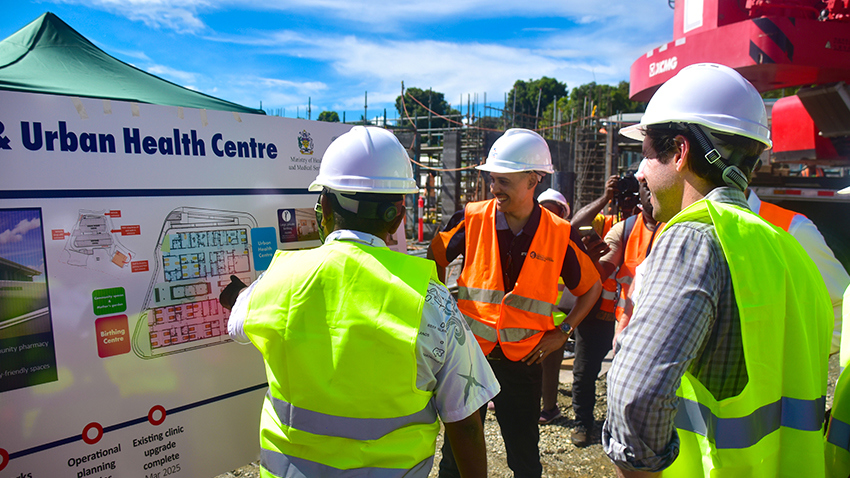 Minister Bosawai visits Naha Birthing and Urban Health Centre with Australian Health Ambassador